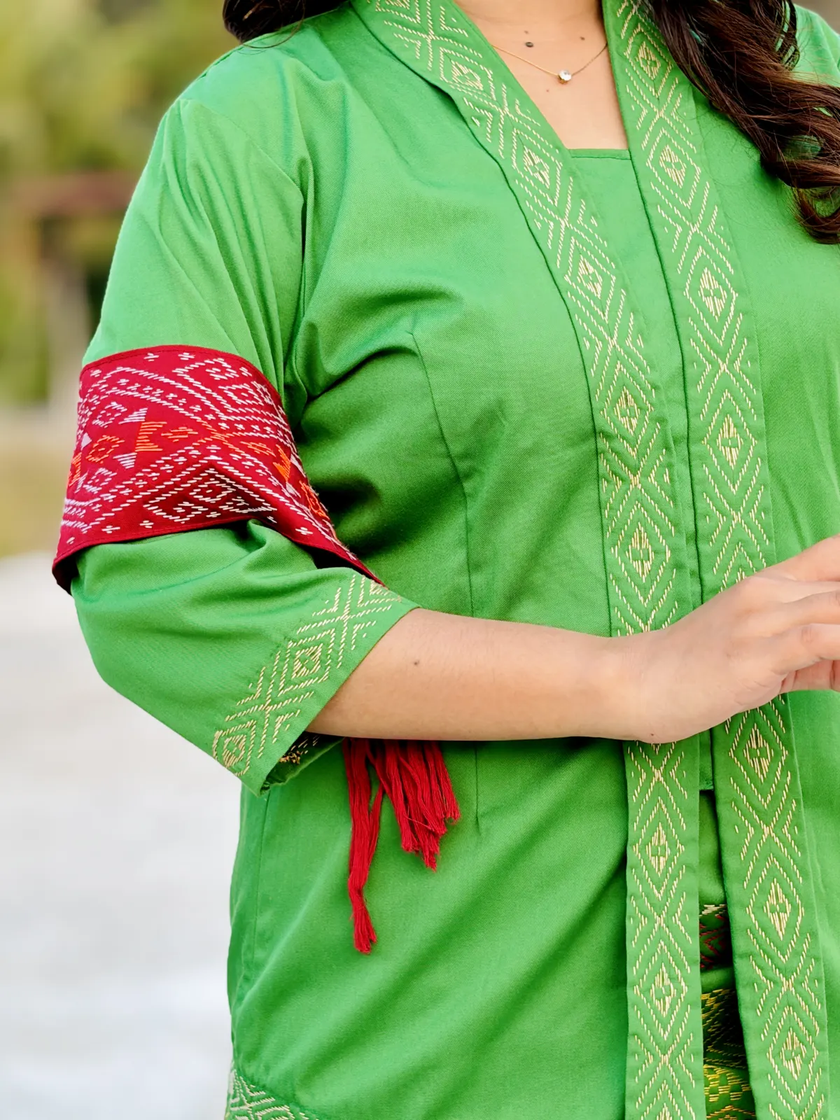 Kebaya Motif Kombinasi Matent Pune, Daun Panukng